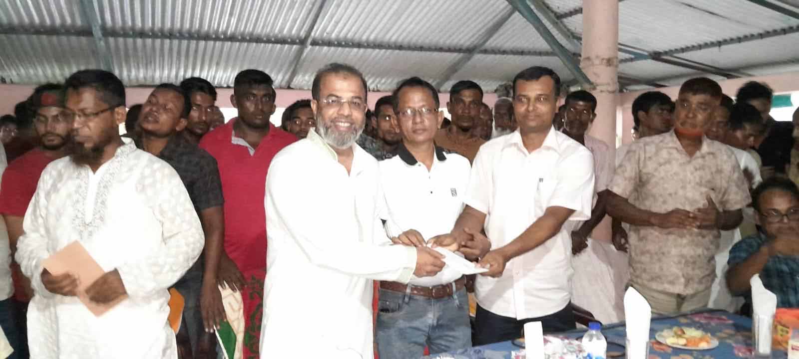 সনাতন ধর্মালম্বীদের সাথে বিএনপি নেতার শুভেচ্ছা বিনিময়