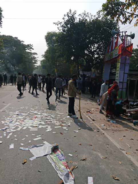 শিক্ষার্থীদের গাড়ী বহরে হামলার ঘটনায় অবশেষে মামলা, গ্রেফতার ৫