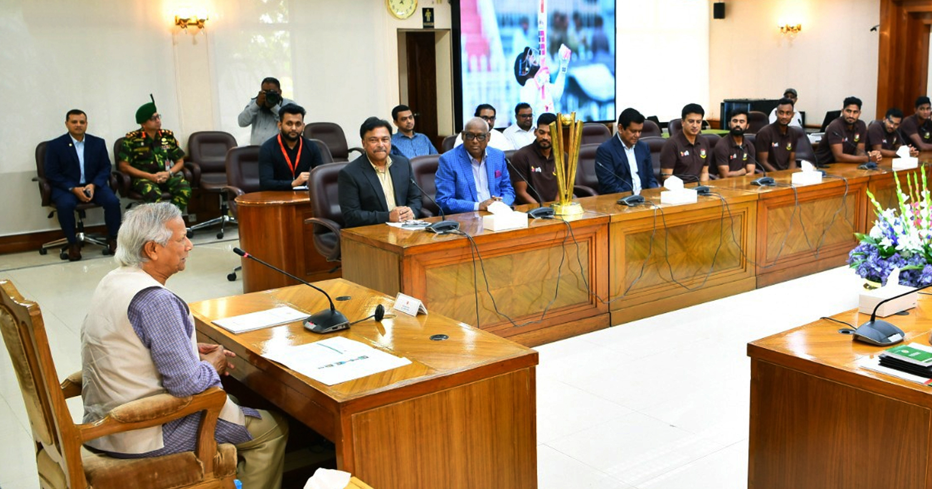 আজ দুই দফায় ২০ নেতা সাক্ষাৎ করবেন প্রধান উপদেষ্টার সঙ্গে