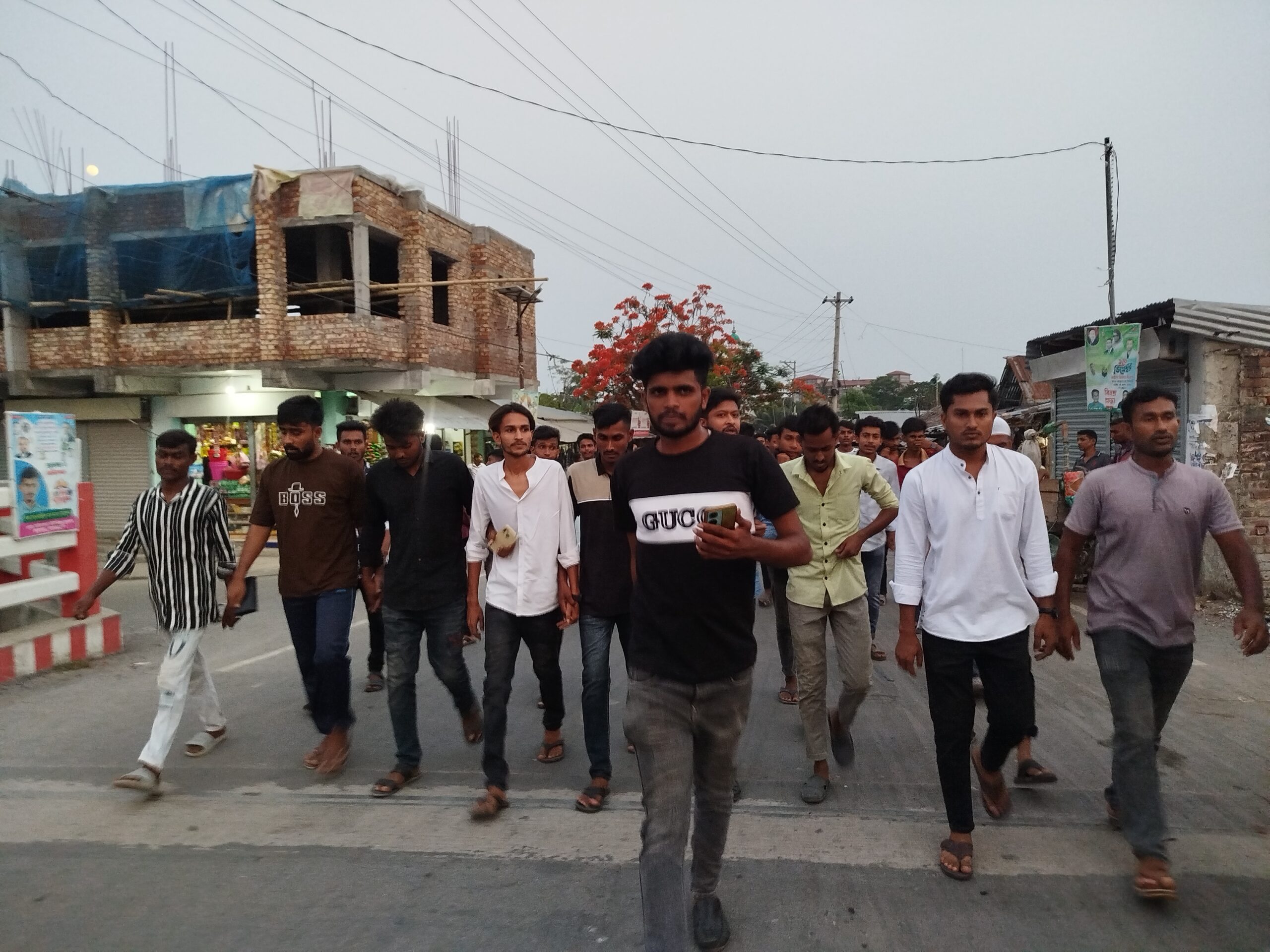 আ.লীগ নিষিদ্ধ: রামপালে ছাত্রদলের বিজয় মিছিল, উল্লাসে উত্তাল গিলাতলা বাজার
