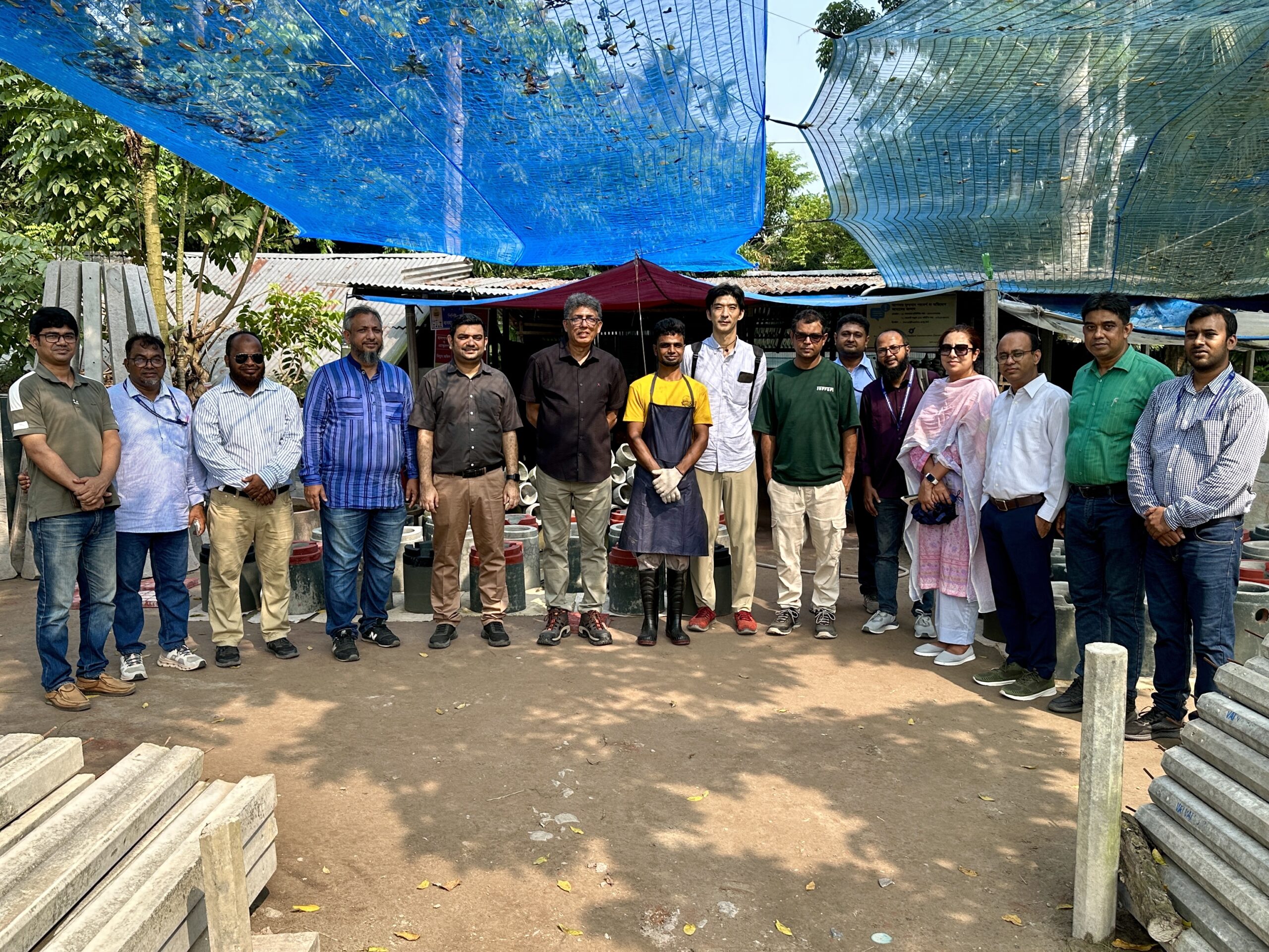 বাগেরহাটে পরিবেশবান্ধব নির্মান সামগ্রী পরিদর্শনে বিশ্ব ব্যাংকের প্রতিনিধি দল